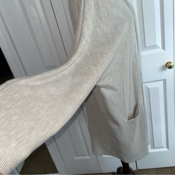 Donni oversized tan grey cardigan size XL - Picture 5 of 6